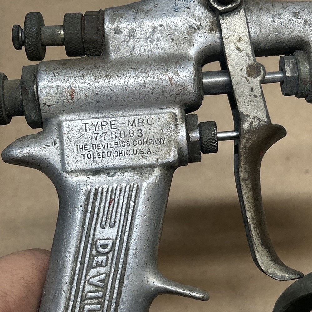 Devilbiss spray gun MBC type with cup and #30/58nozzle Untested
