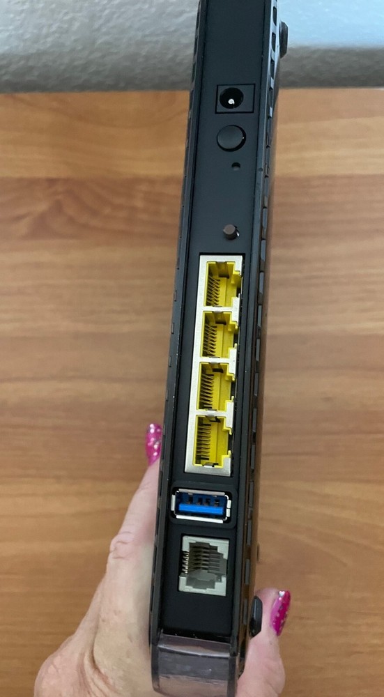 NETGEAR N300 Wireless Gigabit ADSL2 + Modem Router with ReadySHARE capability