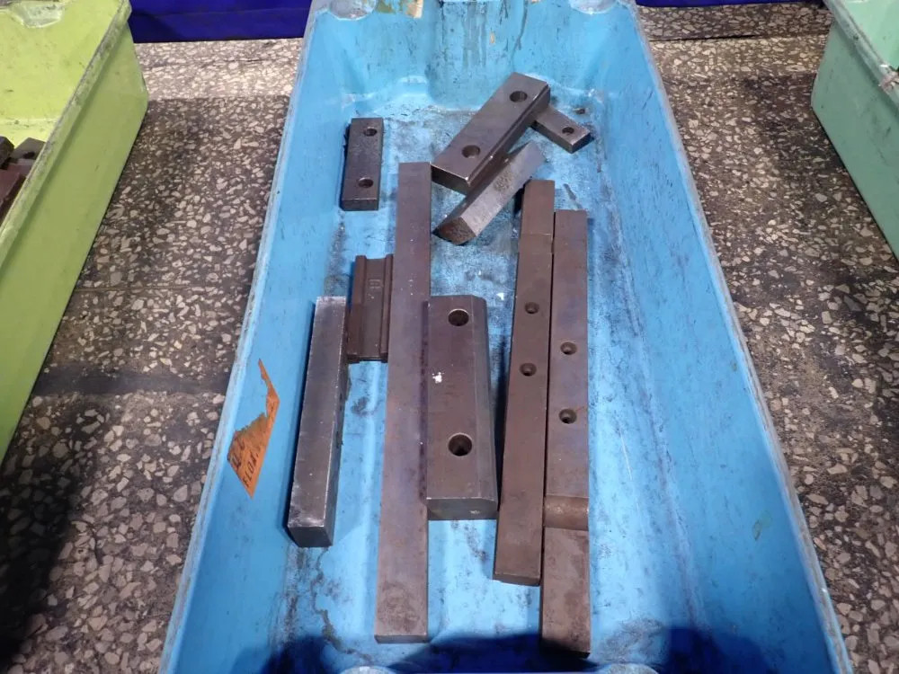 MISC. HARDWARE 08250881004