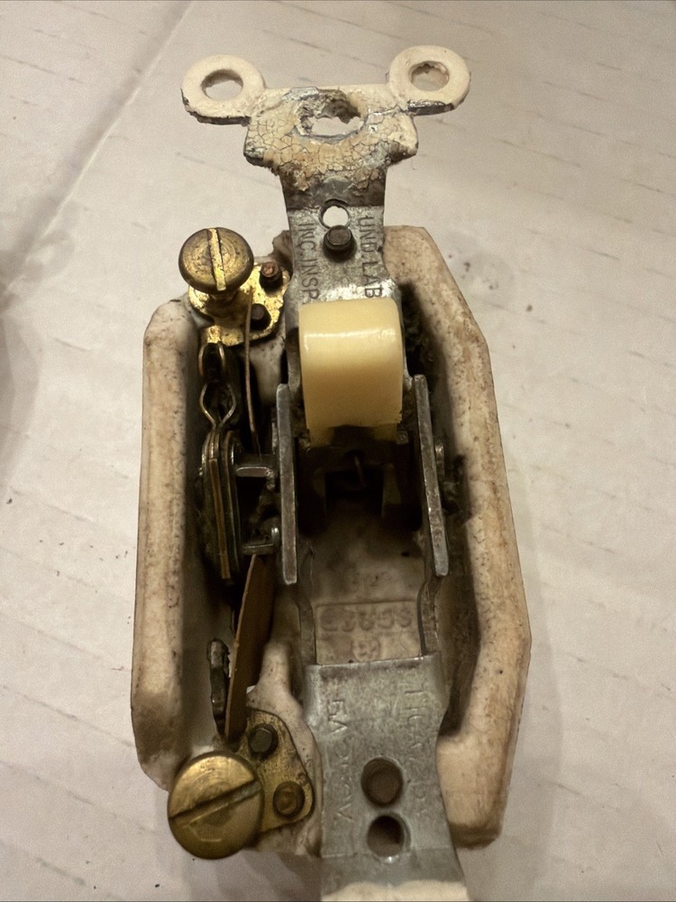 Vintage Push Button Light Switch, Single-Pole ON/OFF BRYANT - USA Set 2