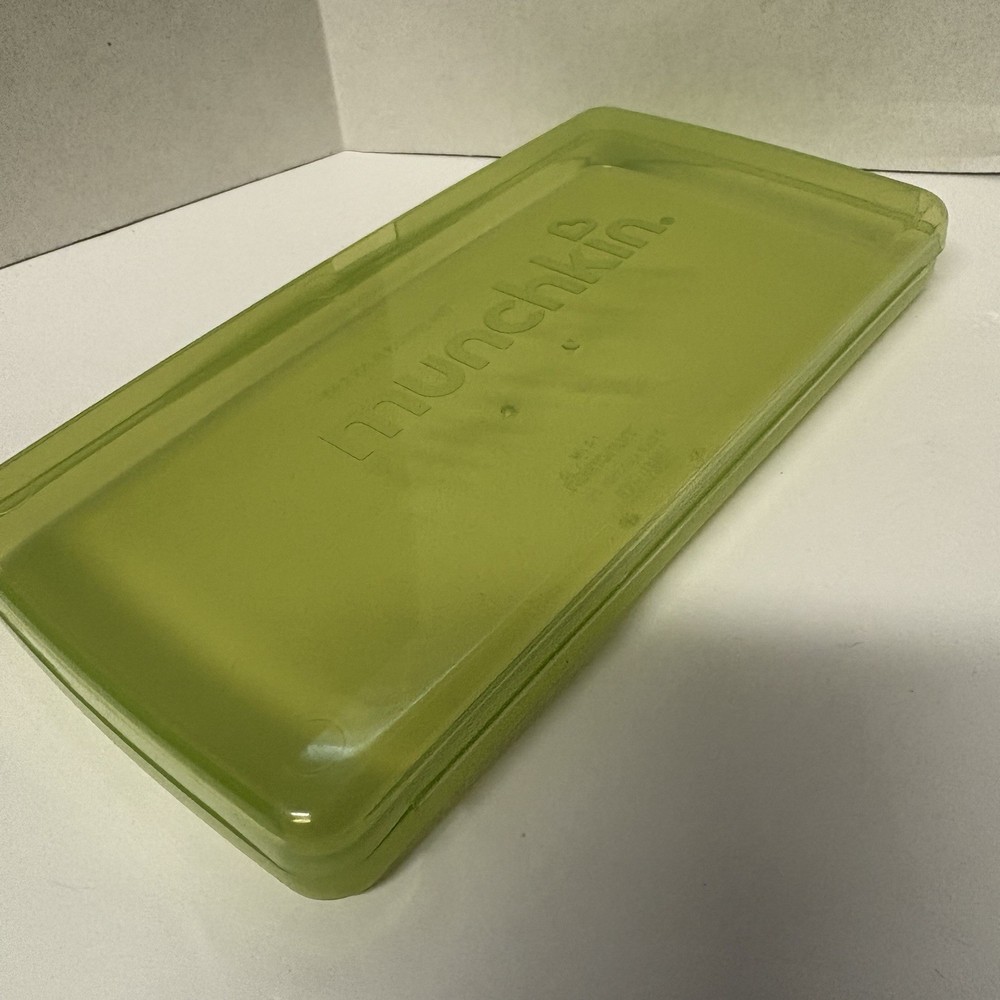 Munchkin Travel Case Refillable Case Empty Container Baby Wipes Clam Shell Green