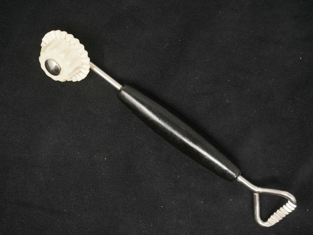 Vintage Ekco Pie Dough Cutter Shaper