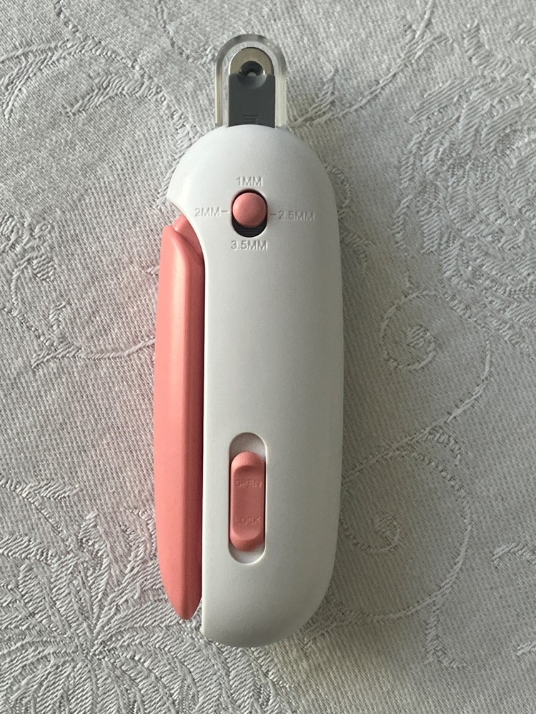 pet gravity PUSHING CLIPPER IN PINK COLOR