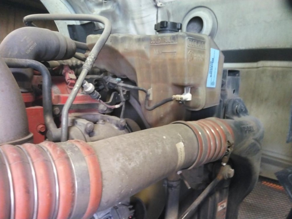 For 2019 KENWORTH T680 RADIATOR OVERFLOW TANK ,  MT