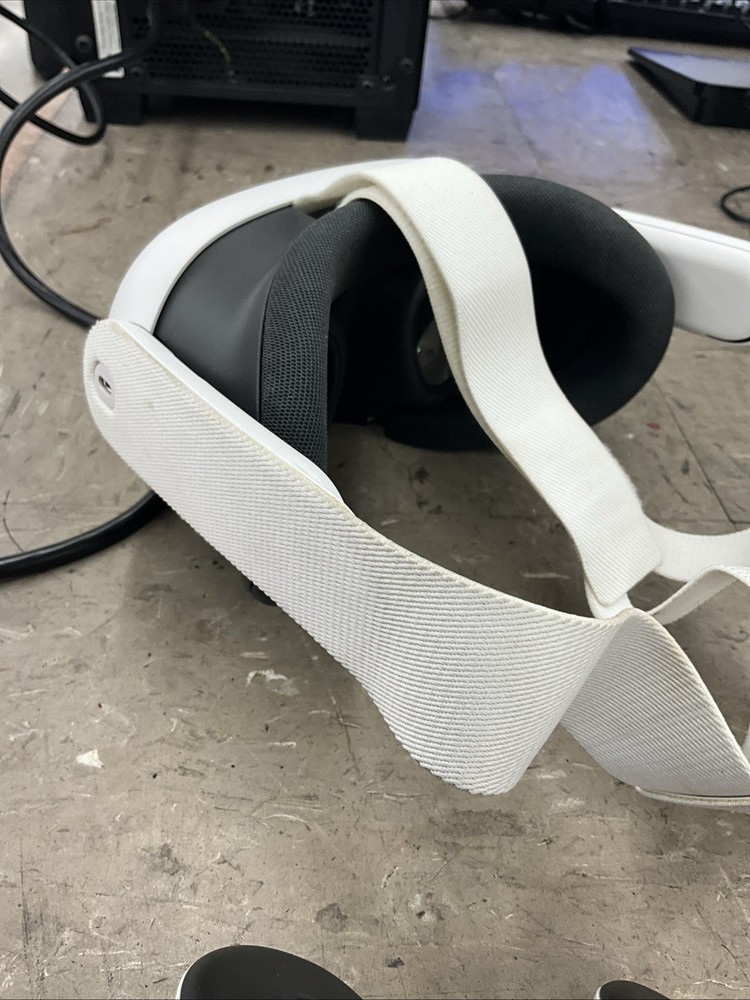 Meta Quest 3 512GB VR Headset - White