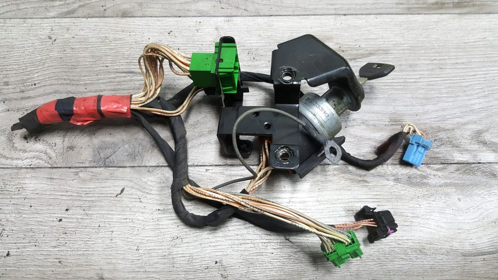 VOLVO IGNITION  SWITCH  21203310