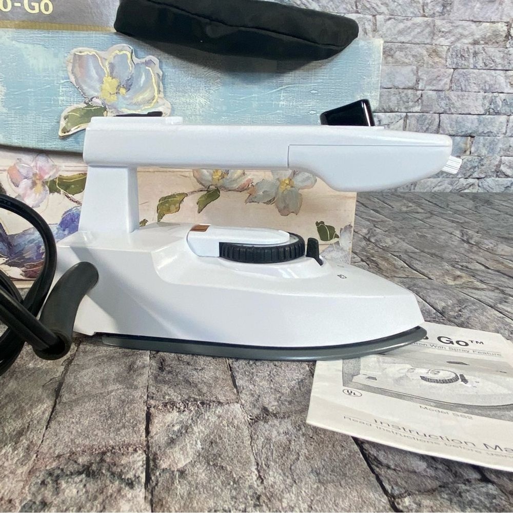 Travel Essentials Folding Iron Steam Iron Dual Voltage Multi Temp Packs Easy