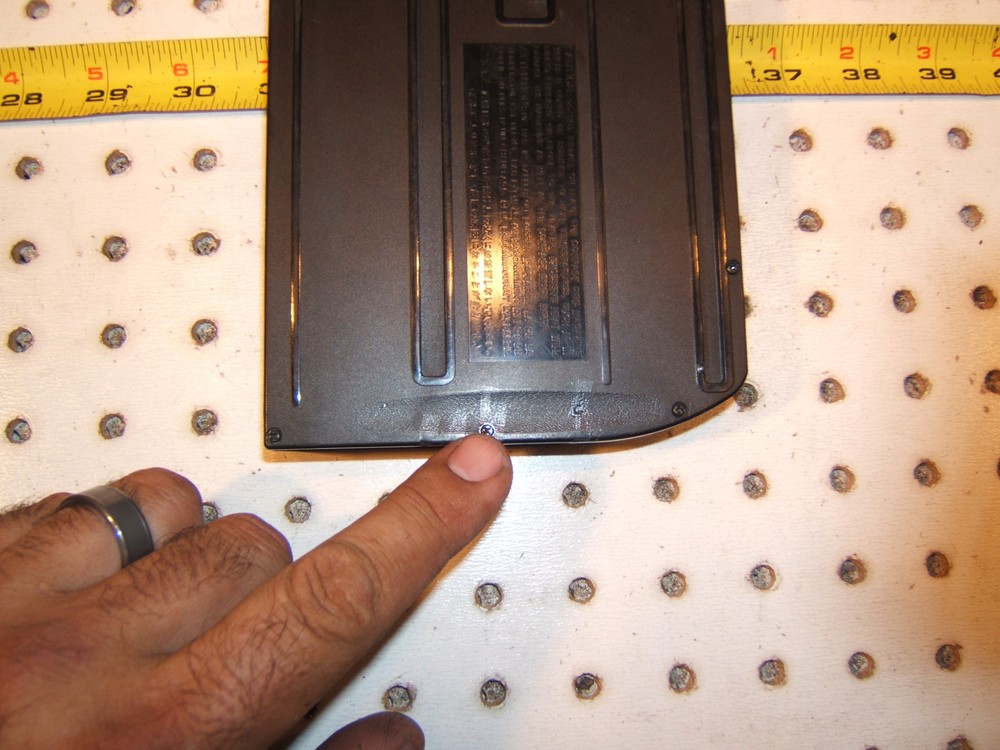 VW Jetta 96 in trunk CD changer ( READ ITEM DESCRIPTION ) 6CD 1 Magazine ONLY