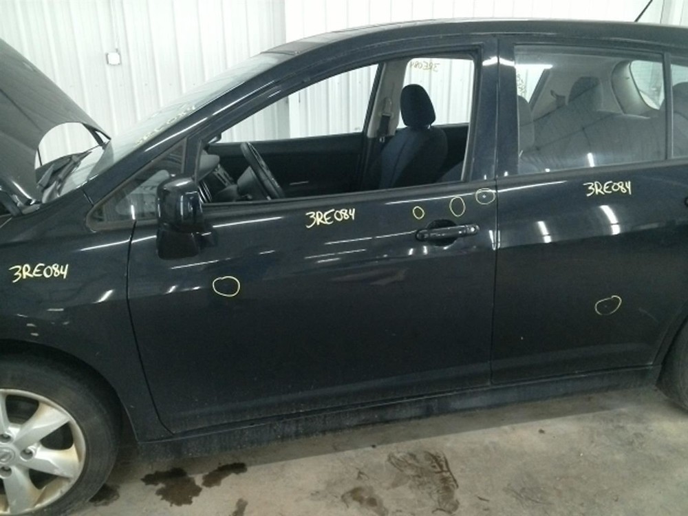 VERSA 2011 Keys/Latches/Locks 104855222