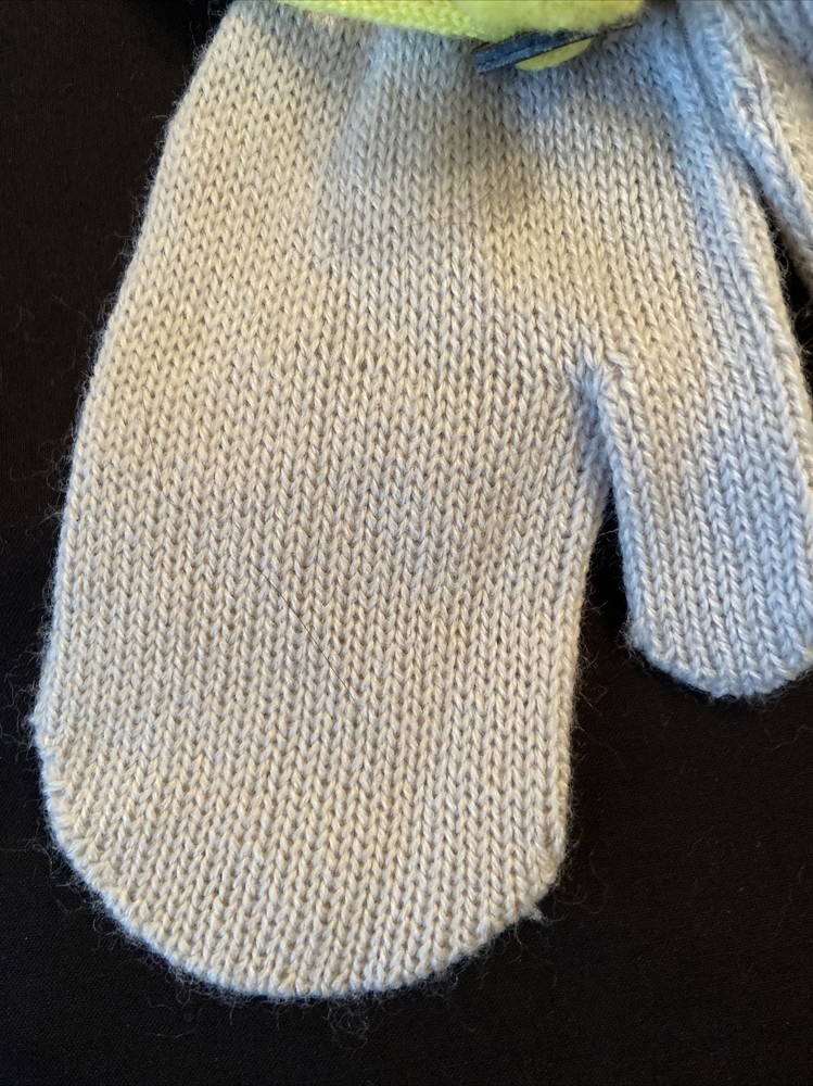 New BCBGeneration Mittens OS Gray Chartreuse Pom Pom String Acrylic