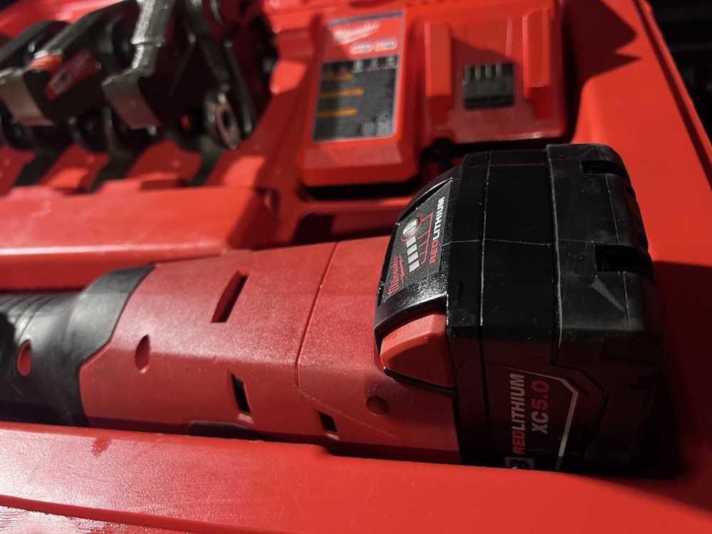 Milwaukee 2922-22 M18 Force Logic Press Tool/5.0 BATTERIES