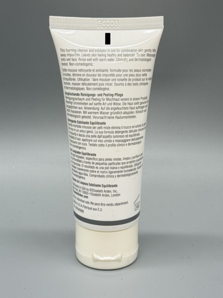 Elizabeth Arden - Visible Difference Skin Balancing Exfoliating Cleanser (1.7oz)