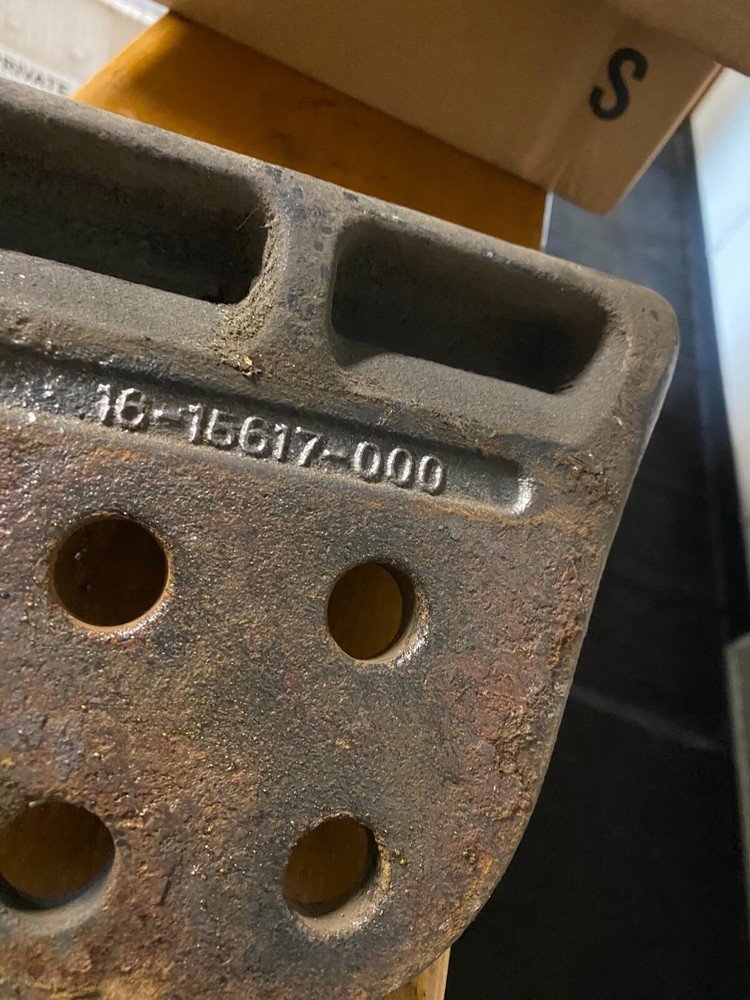 FREIGHTLINER AXLE STOP, MOUNT, BRACKET 16-15617-000