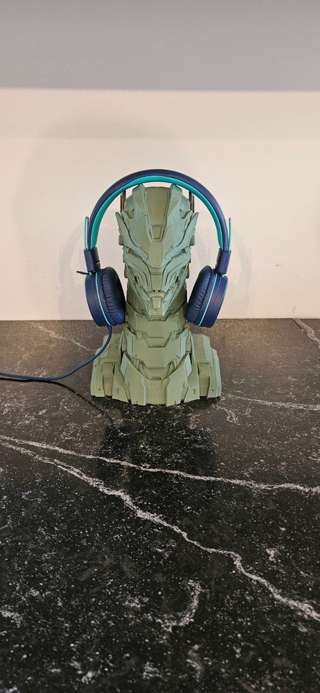 dragon headphone stand
