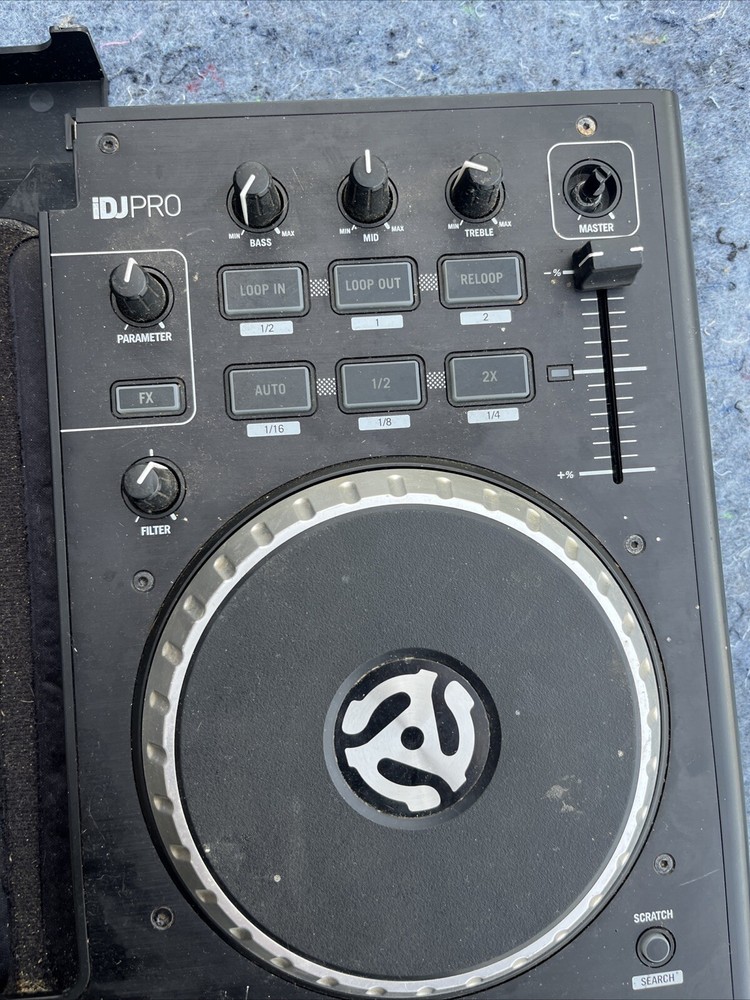 Numark IDJ PRO controller W/Case (Missing Power Cord) Parts only ,UNTESTED