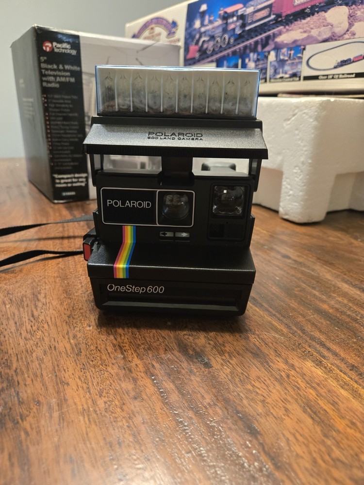 Vintage Polaroid OneStep 600