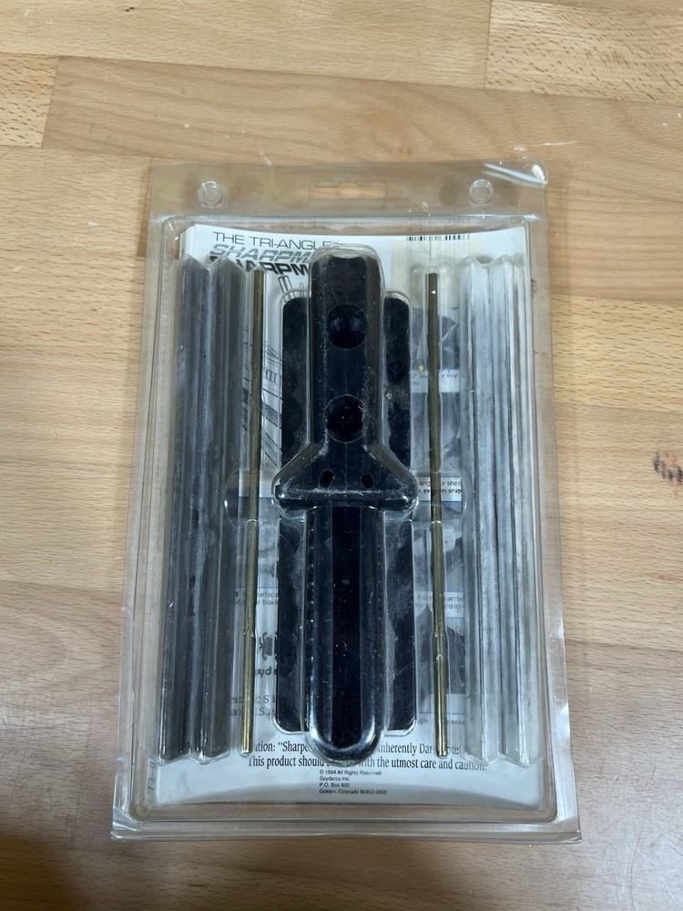 Spyderco Tri-Angle Sharpmaker Knife Sharpening Set- Fine/Medium Grit Stone