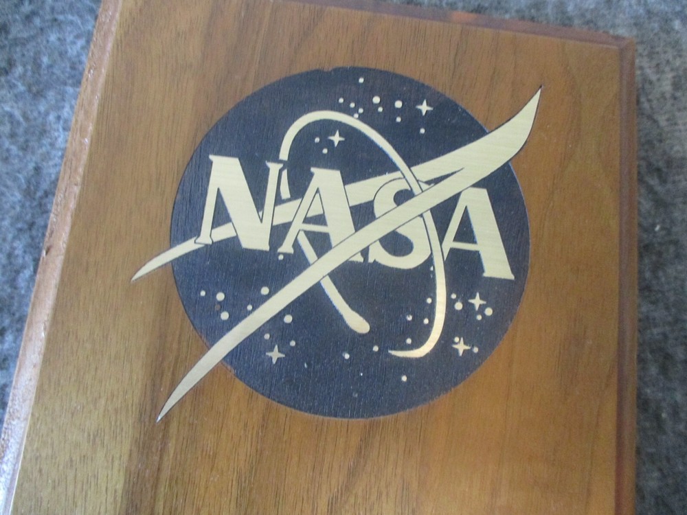 NASA MSFC STS-51 LAUNCH BADGE/PASS+MANNED FLIGHT SHUTTLE HONOREE CLOCK+ PLAQUE