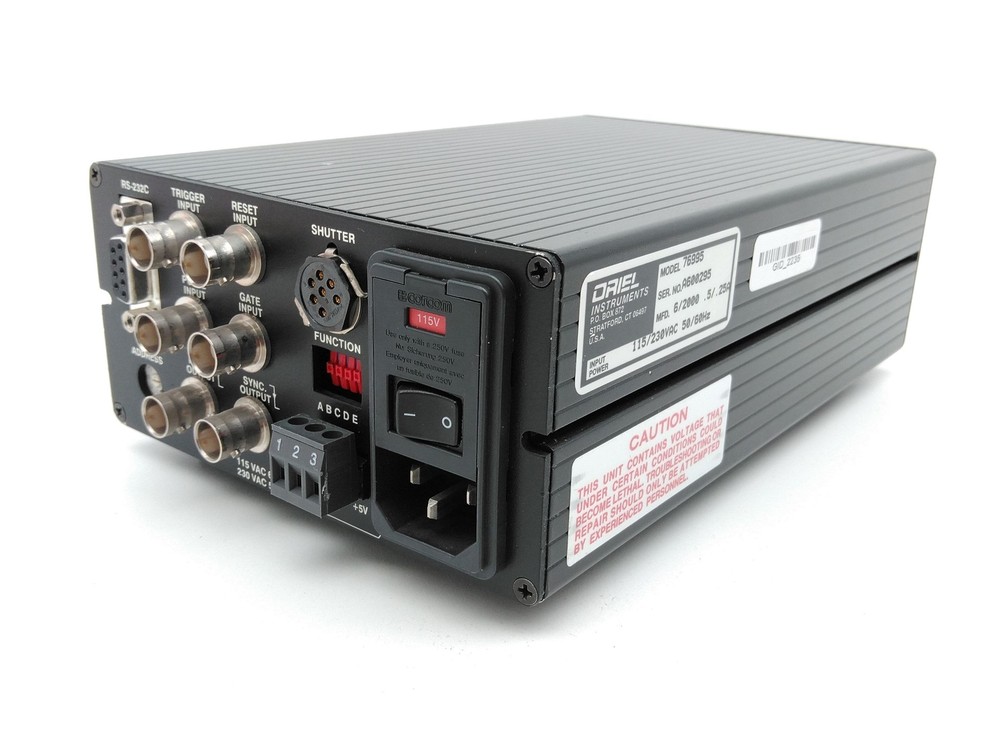 Oriel 76995 Electronic Shutter Driver, RS232, Requires External TTL Pulse