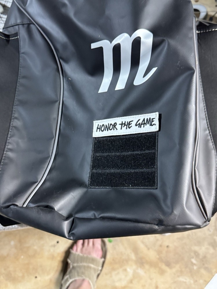 Honor The Game edition Softball Marucci Trooper Bat Pack