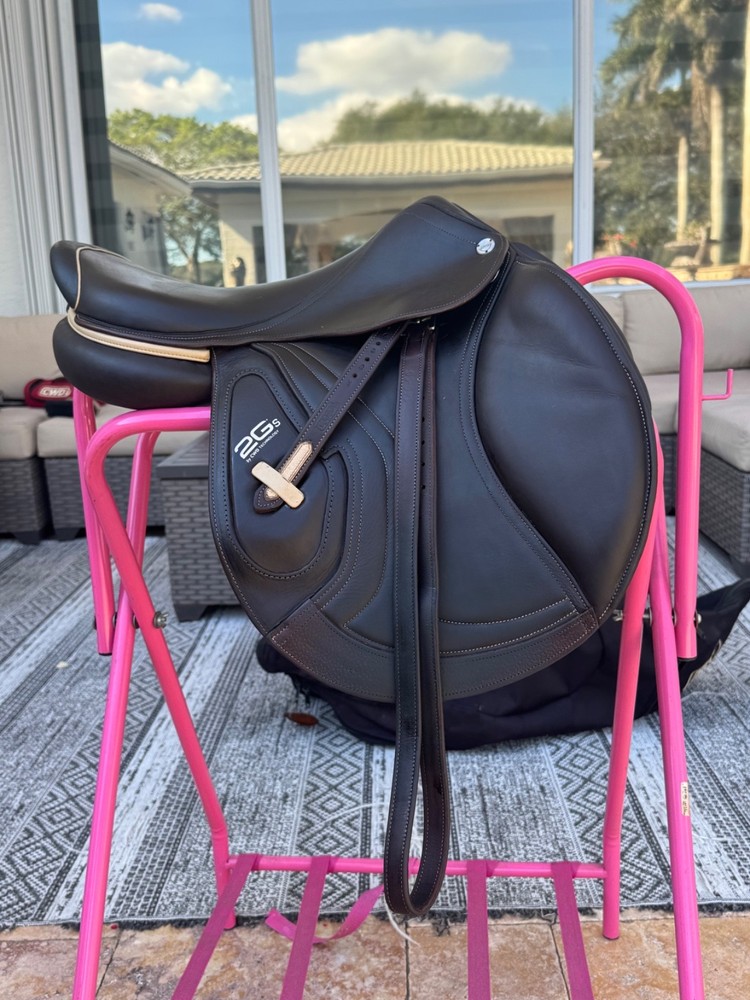 CWD 2Gs Custom All Purpose Saddle SE26 Model - Minimal Use