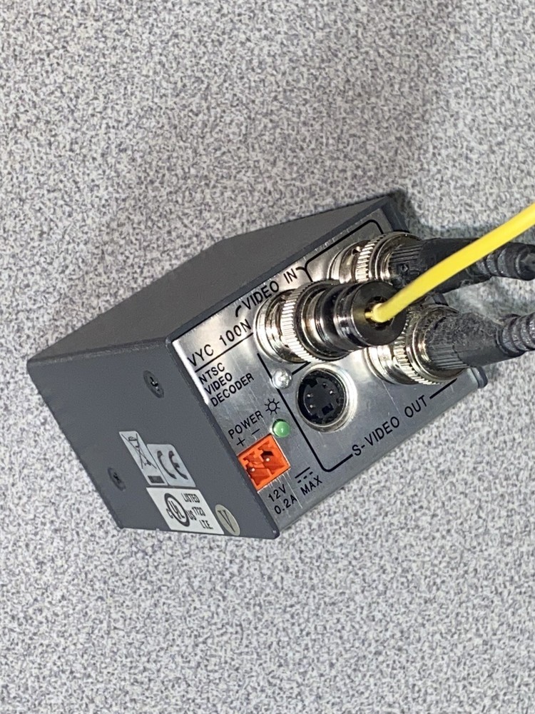 Extron Versa VYC 100N NTSC Video Decoder With Video IN And Y / C Cables.