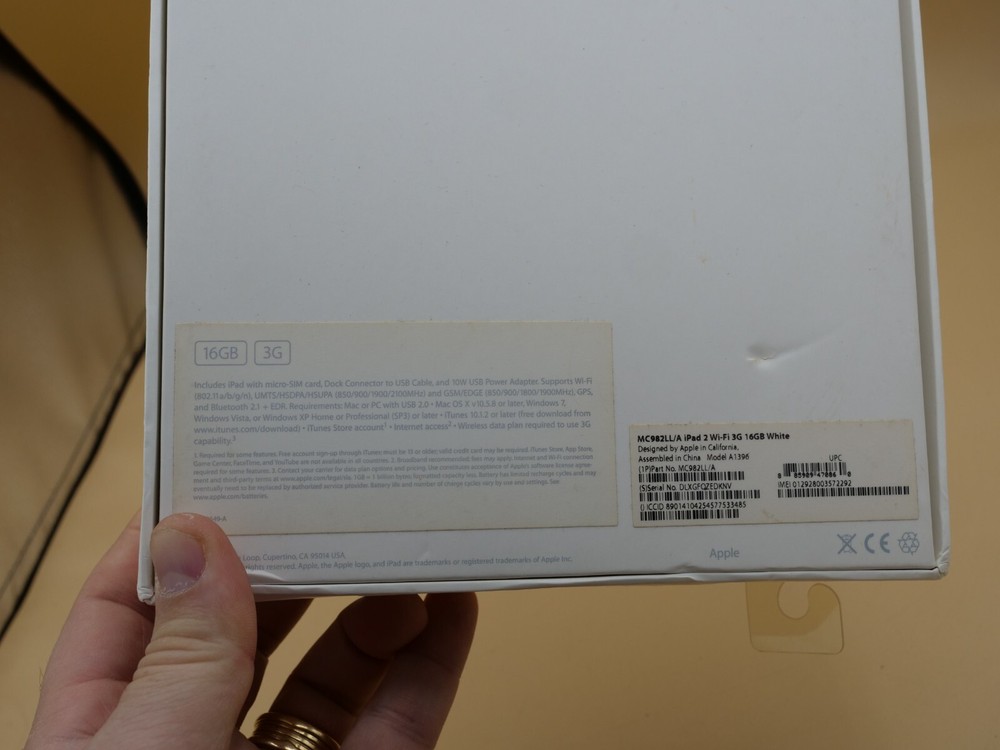 iPad 2nd Generation empty Box only - 16 GB White color replacement box
