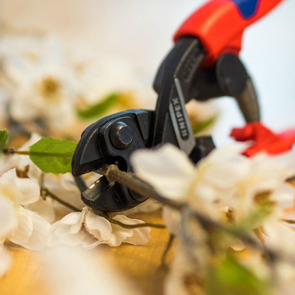 Knipex High Leverage CoBolt Cutter with Notch and Spring