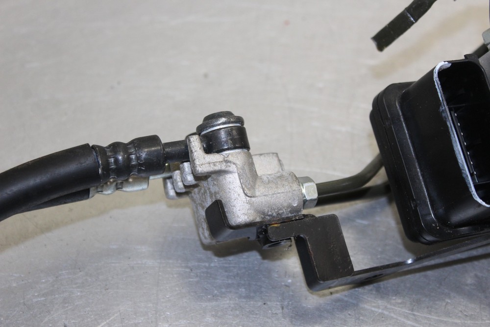 2022 Yamaha Mt-09 Abs Pump Unit Module Bracket Oem MT09 Mt 09 21-23