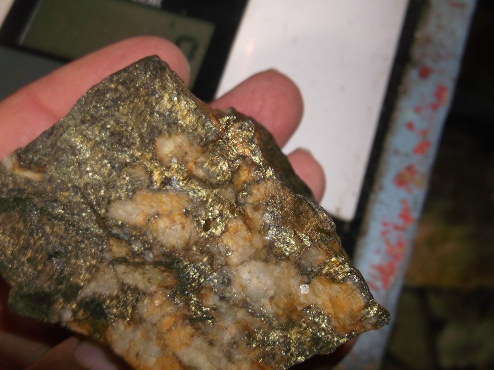 Gold, silver, copper, 151 grams samples ,ore high grade .