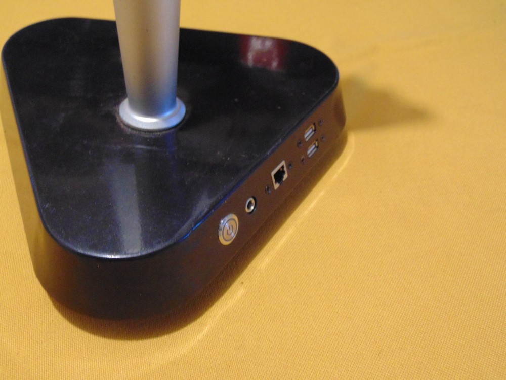 Ikio Dynamic Detection Display Temperature Scanner Kiosk with Table Stand