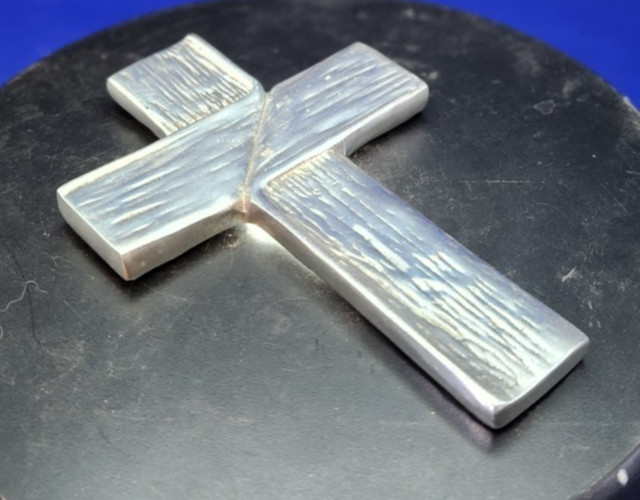 7" Metal Hanging Cross