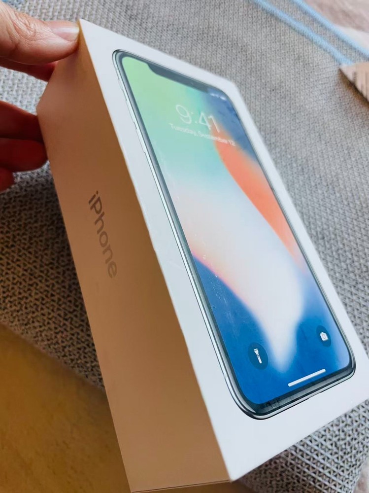 Iphone X box