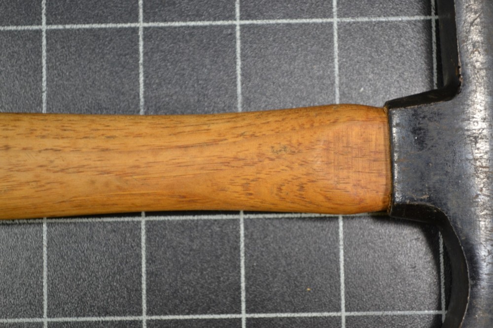 WARDS - #6430 - BRICK HAMMER - ALL ORIGINAL W/ MARKED HANDLE - 24oz HEAD