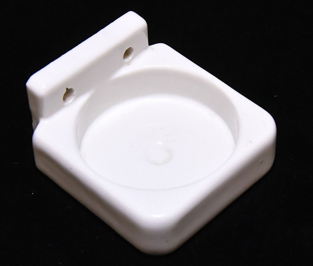 VINTAGE WHITE CERAMIC WALL MOUNT CUB HOLDER #2
