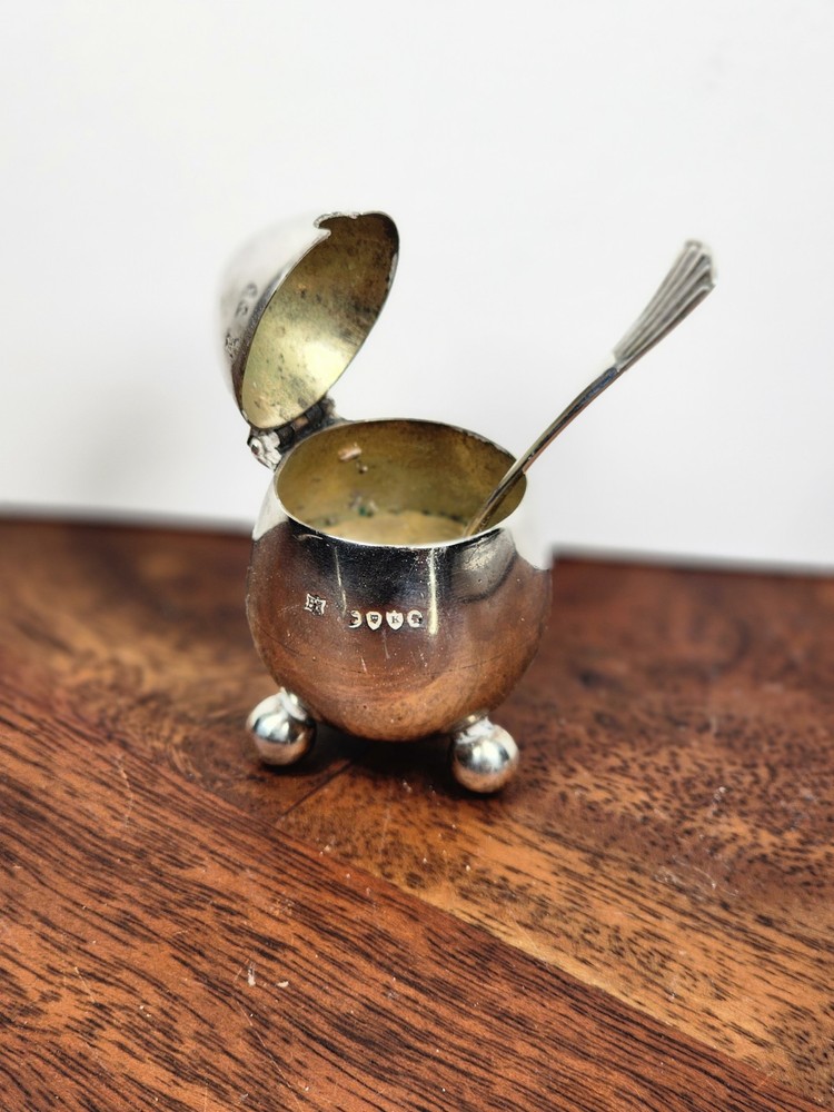 Antique 800 German Silver Egg Shaped Footed Salt Cellar Superb Condition