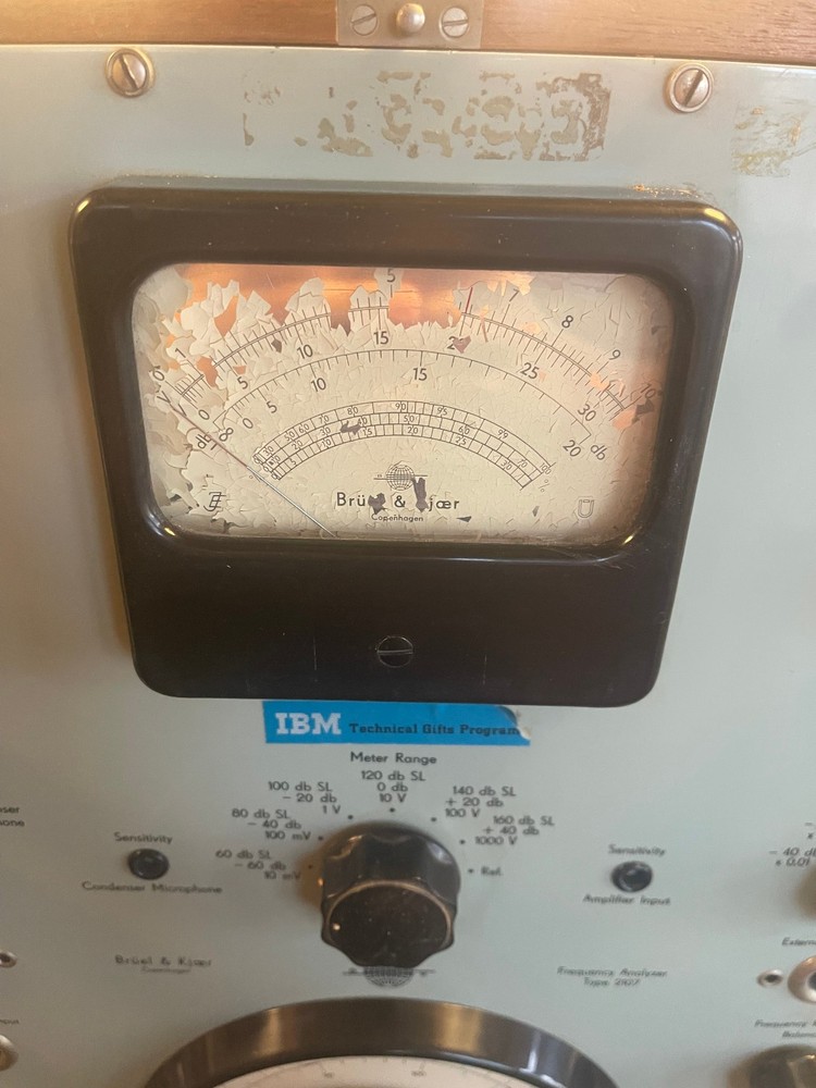 B&K Frequency Analyzer Type 2107