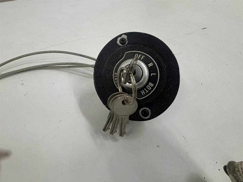 Luscombe Model 8 Bendix 10-357290-1 B mag magneto ignition switch