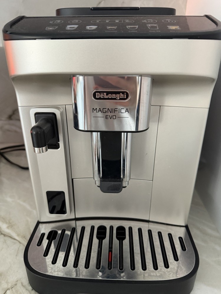 Magnifica Evo ECAM29084SB Fully Automatic Espresso Machine