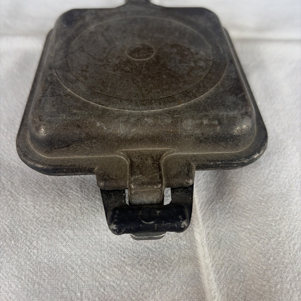 Vintage Toaster Camping Sandwich Pie Maker Non Stick Inside Wood Handle Nice