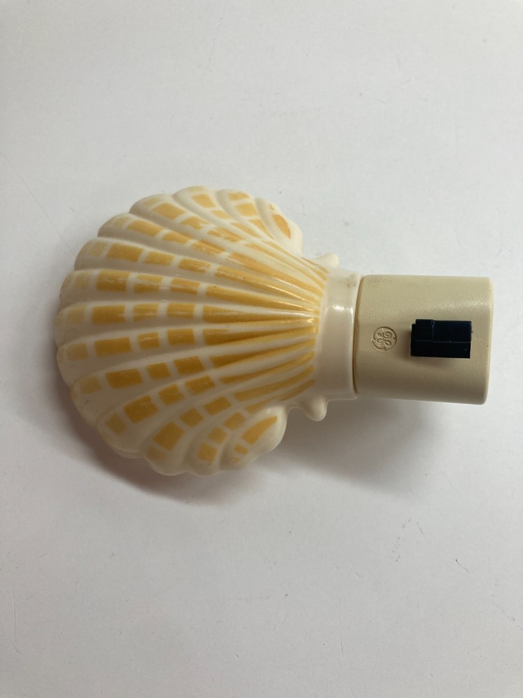 Seashell Shaped Night Light GE Plug in Beach Decor beige white