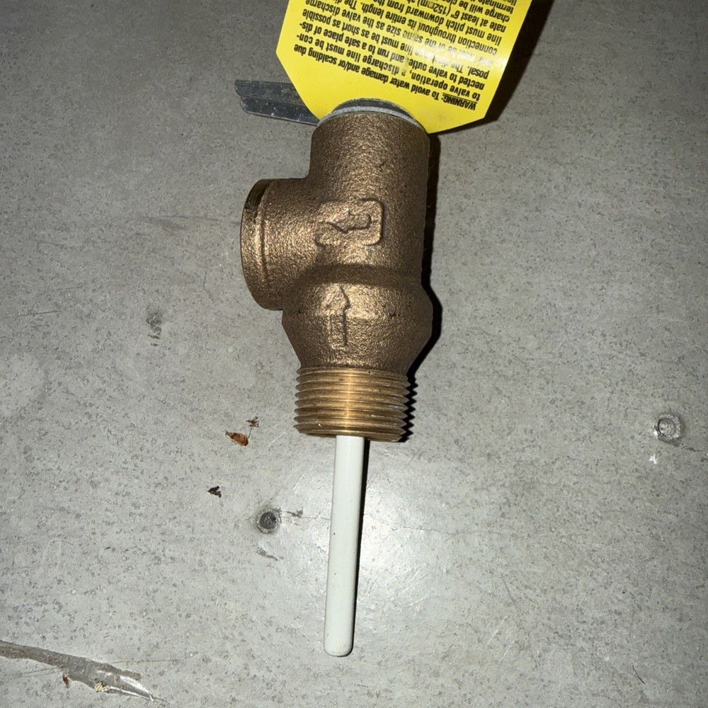 WATTS REGULATOR 10L-2-3/4. T&P RELIEF VALVE 3/4" 150 PSI 2" STEM 00640. Made USA