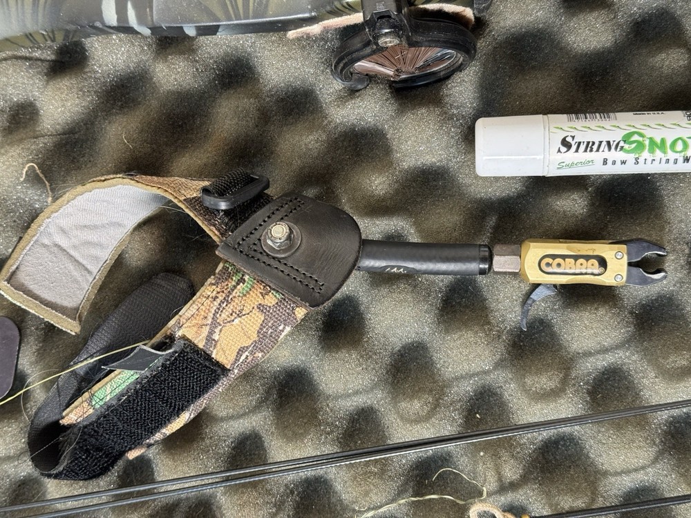 Browning Compound Bow Kit MR Reflex Trophy Ridge Arrows Case