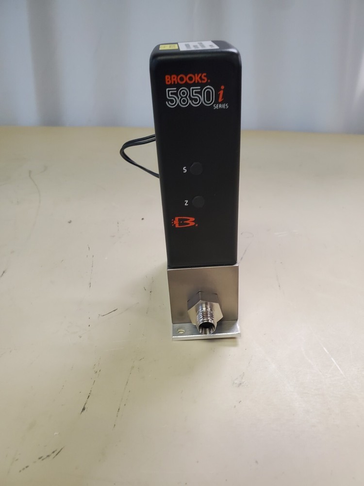 Brooks 5850i Oxygen Mass Flow Controller - 500 SCCM (5850IA1BG3R2BEA)