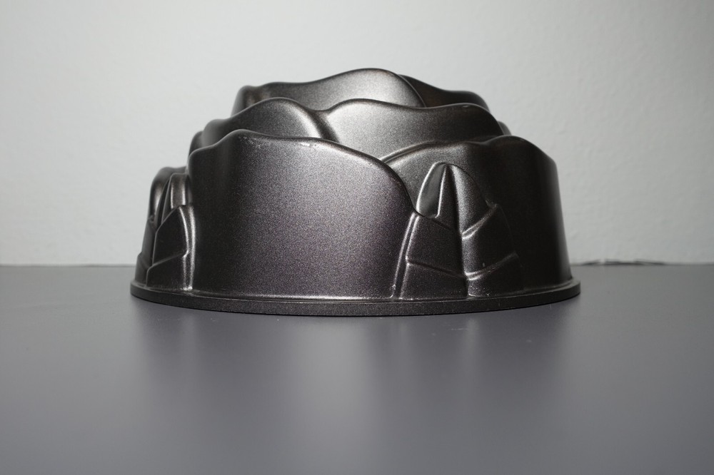 Nordic Ware "Rose" Bundt Pan