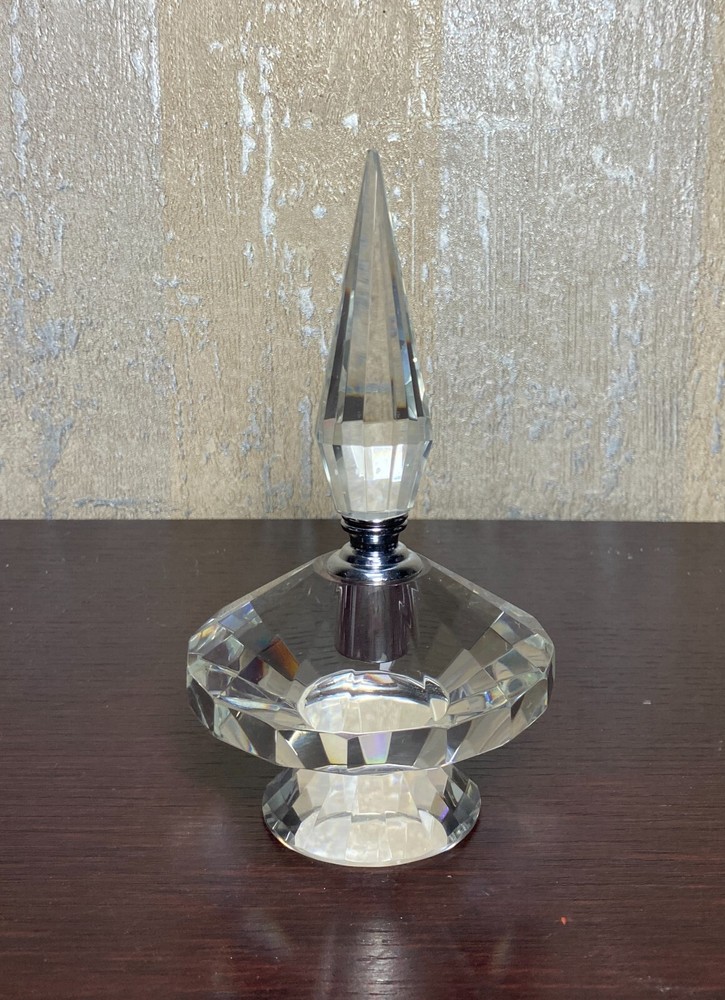 Footed Cut Crystal Perfume Bottle with Stoper