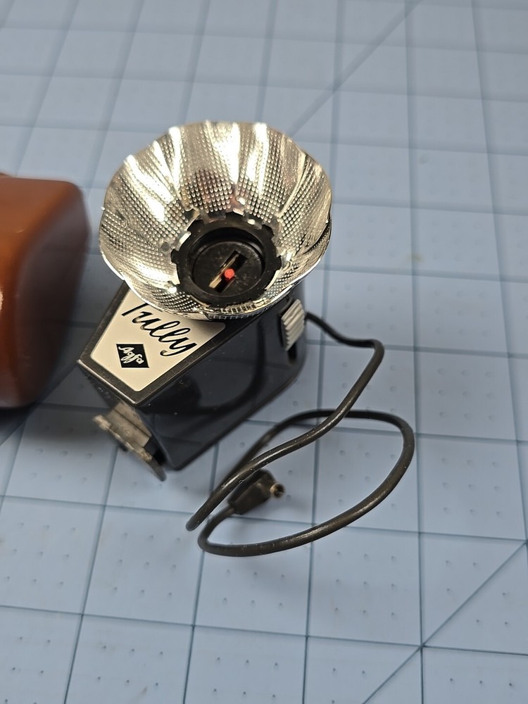 Vintage Agfa Tully Camera Flash w/Case