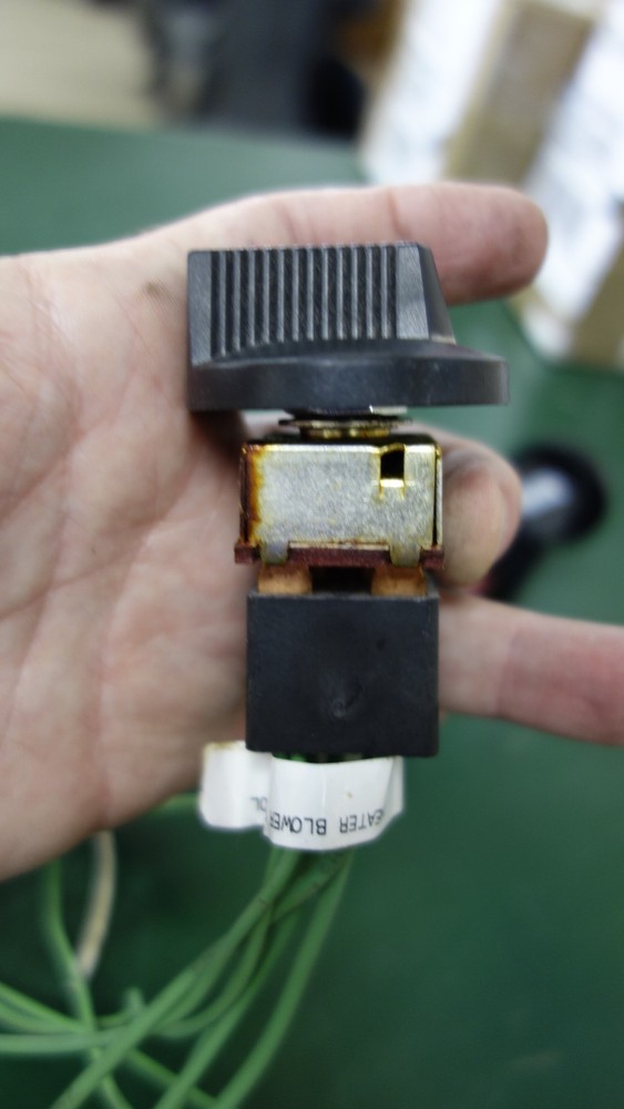 International Navistar AC HVAC Controls 3527976C2