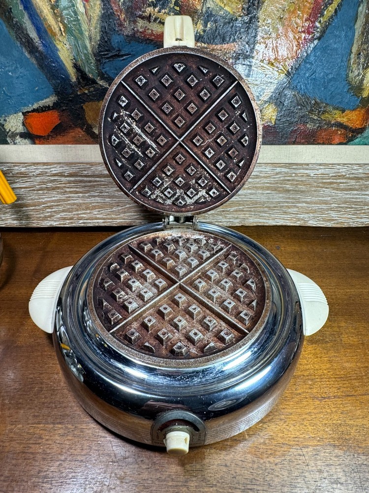 CHROME ART DECO WAFFLE MAKER