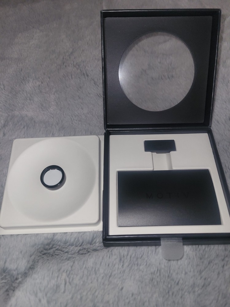 untested Motiv Smart Ring Activity Tracker Size 7 Black With charger
